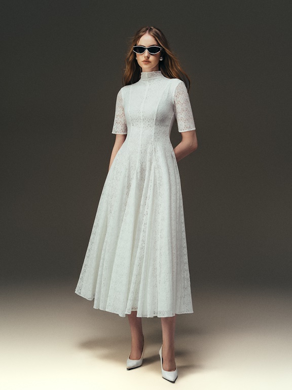 Váy ren xòe bổ mảnh cổ cao tay cộc